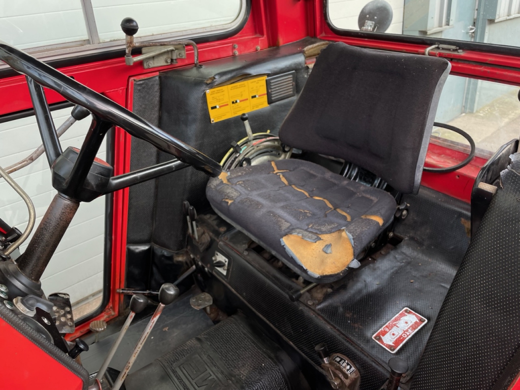 Massey Ferguson red cab 550