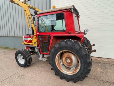 Massey Ferguson red cab 550