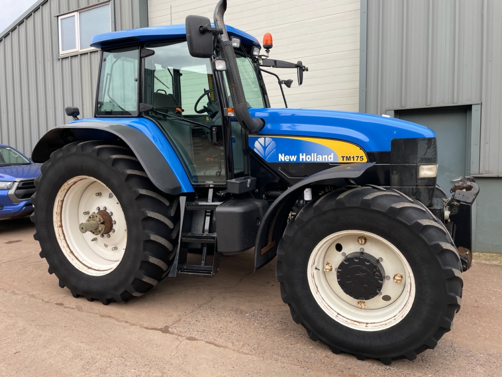 New Holland TM175