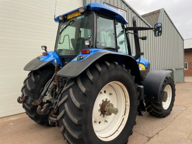 New Holland TM175