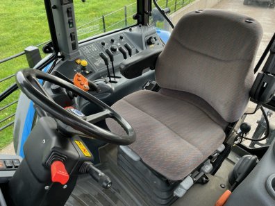 New Holland TM175