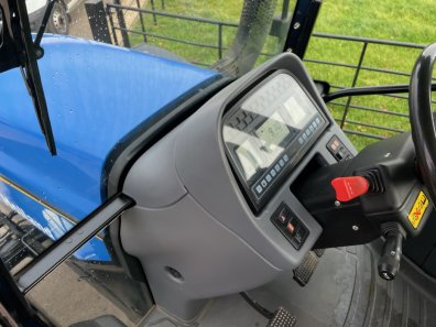 New Holland TM175