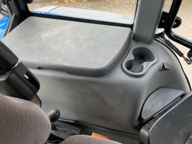 New Holland TM175