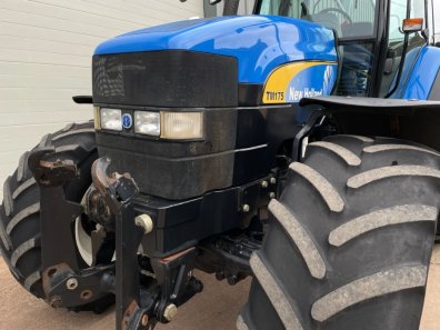 New Holland TM175