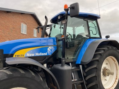New Holland TM175