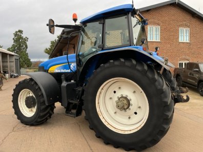 New Holland TM175