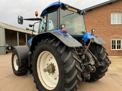 New Holland TM175