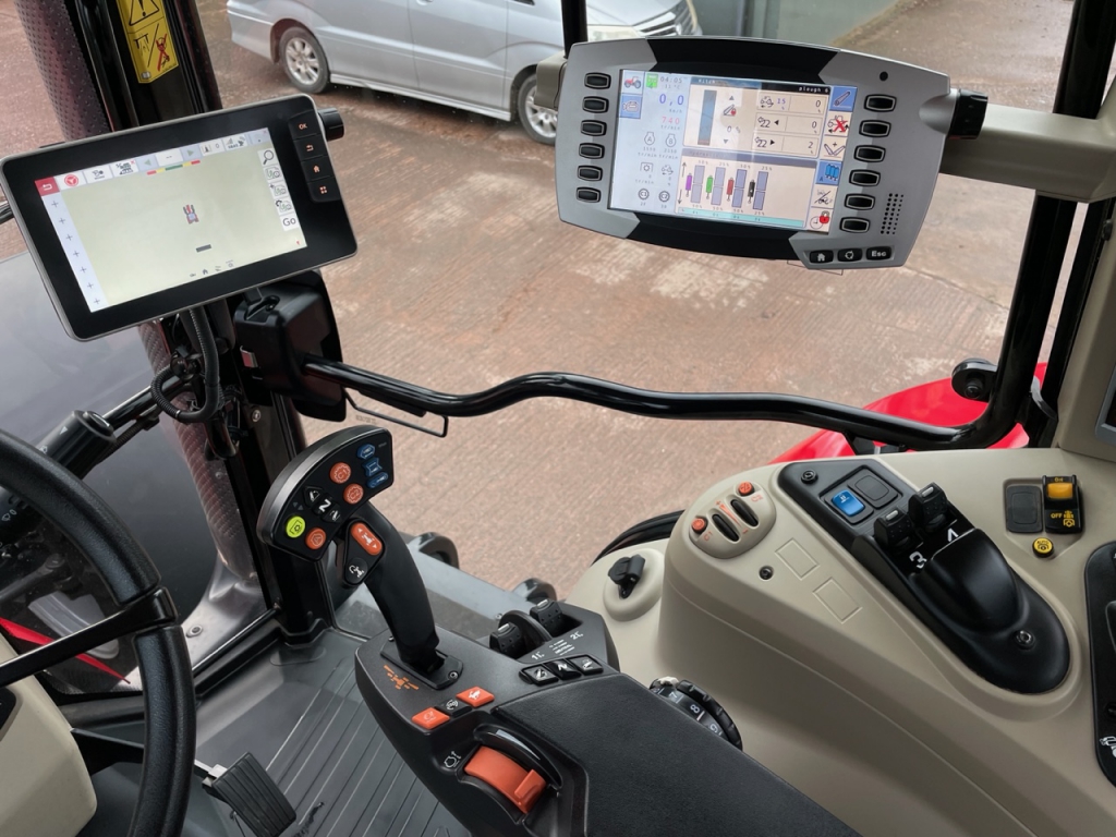 Massey Ferguson 7726S Exclusive
