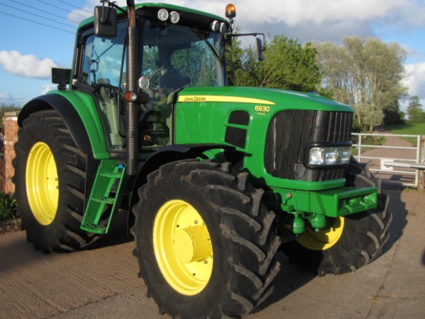 John Deere 6930