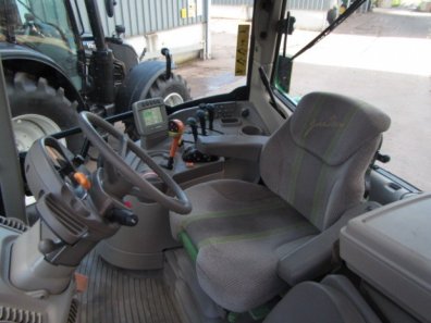 John Deere 6930