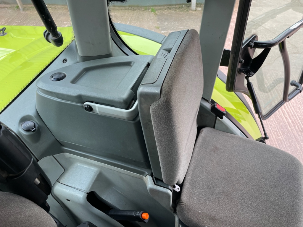 Claas Arion 650 Cebis