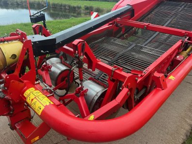 Grimme GT 170S Potato harvester