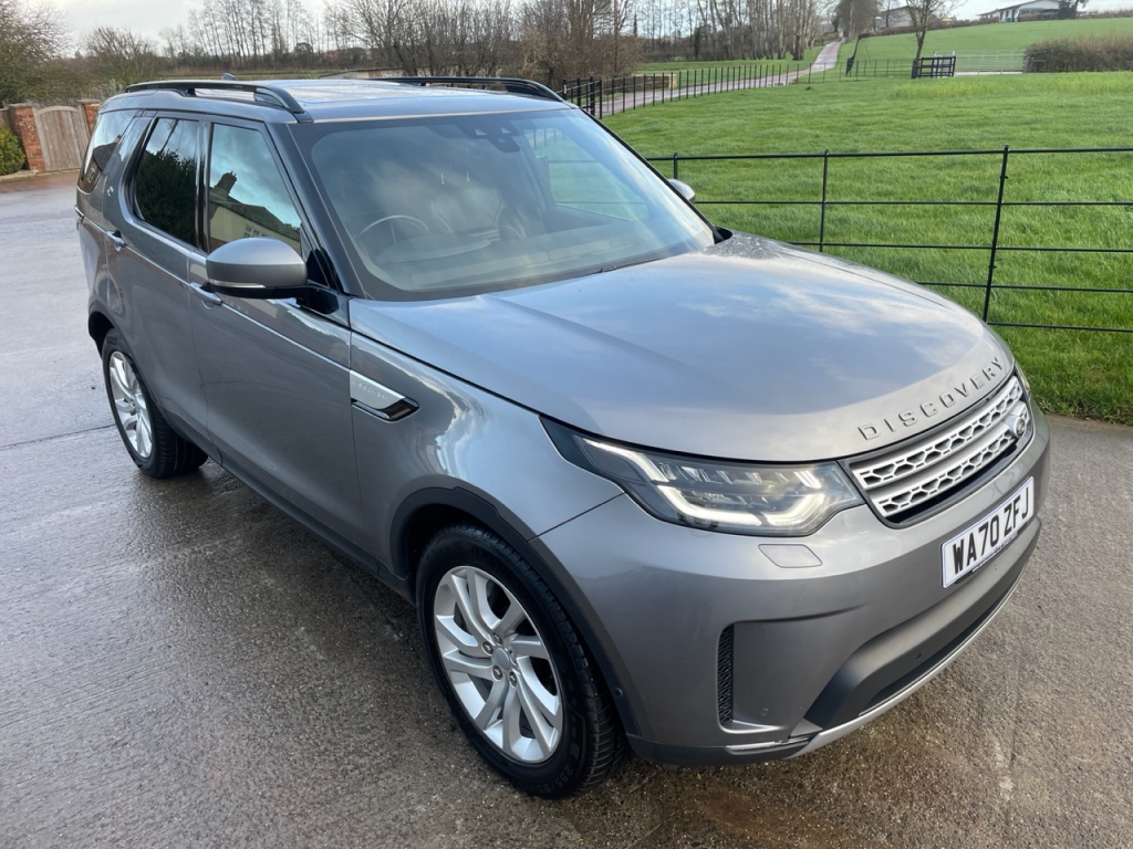 Land Rover Discovery 3.0LT SD6 HSE commercial
