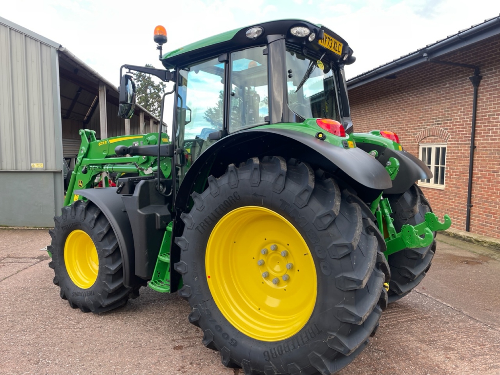 John Deere 6120M