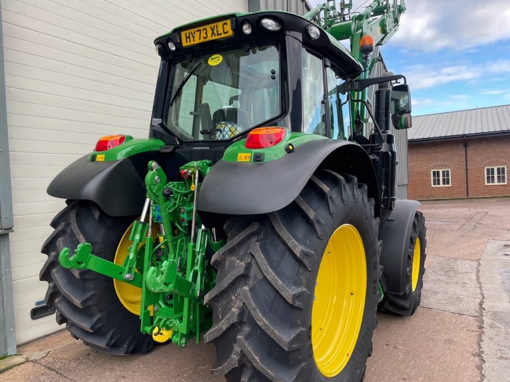 John Deere 6120M