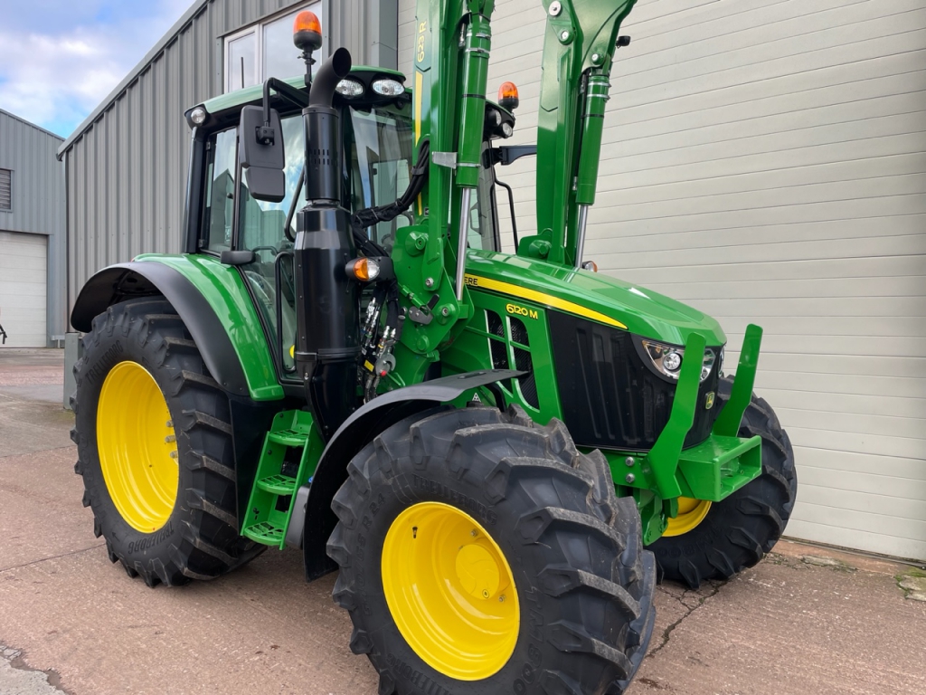 John Deere 6120M