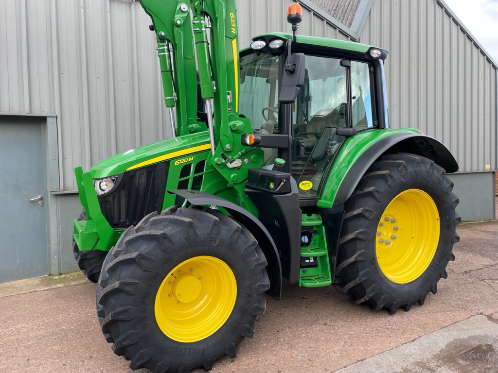 John Deere 6120M