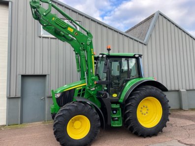 John Deere 6120M