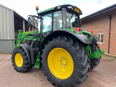 John Deere 6120M