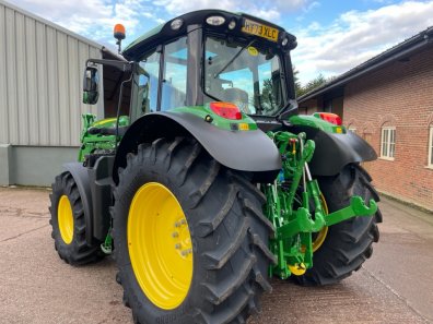 John Deere 6120M