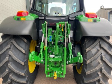 John Deere 6120M
