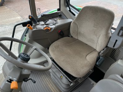 John Deere 6120M