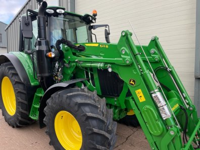 John Deere 6120M