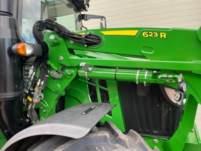 John Deere 6120M