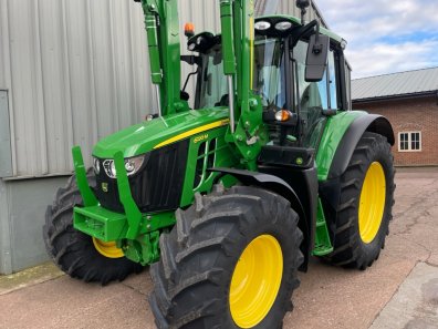 John Deere 6120M