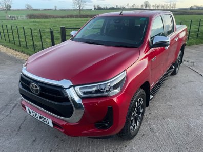 Toyota Hi-Lux Invincible 2.4 Diesel
