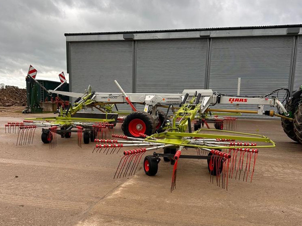 Claas Liner 3600 4 rotor rake