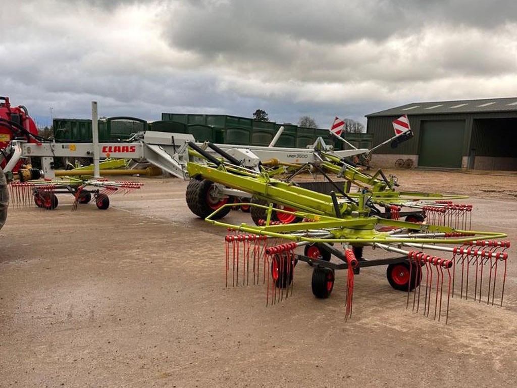 Claas Liner 3600 4 rotor rake