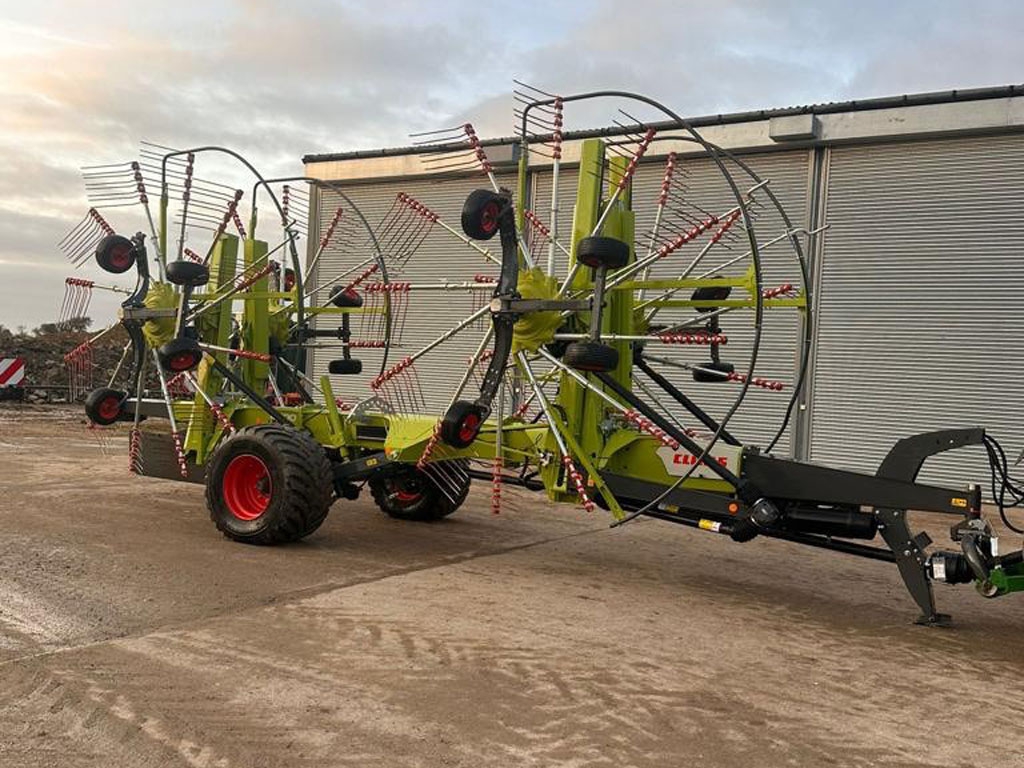 Claas Liner 4800 Business MHV 4 rotor rake