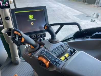 John Deere 6R 185