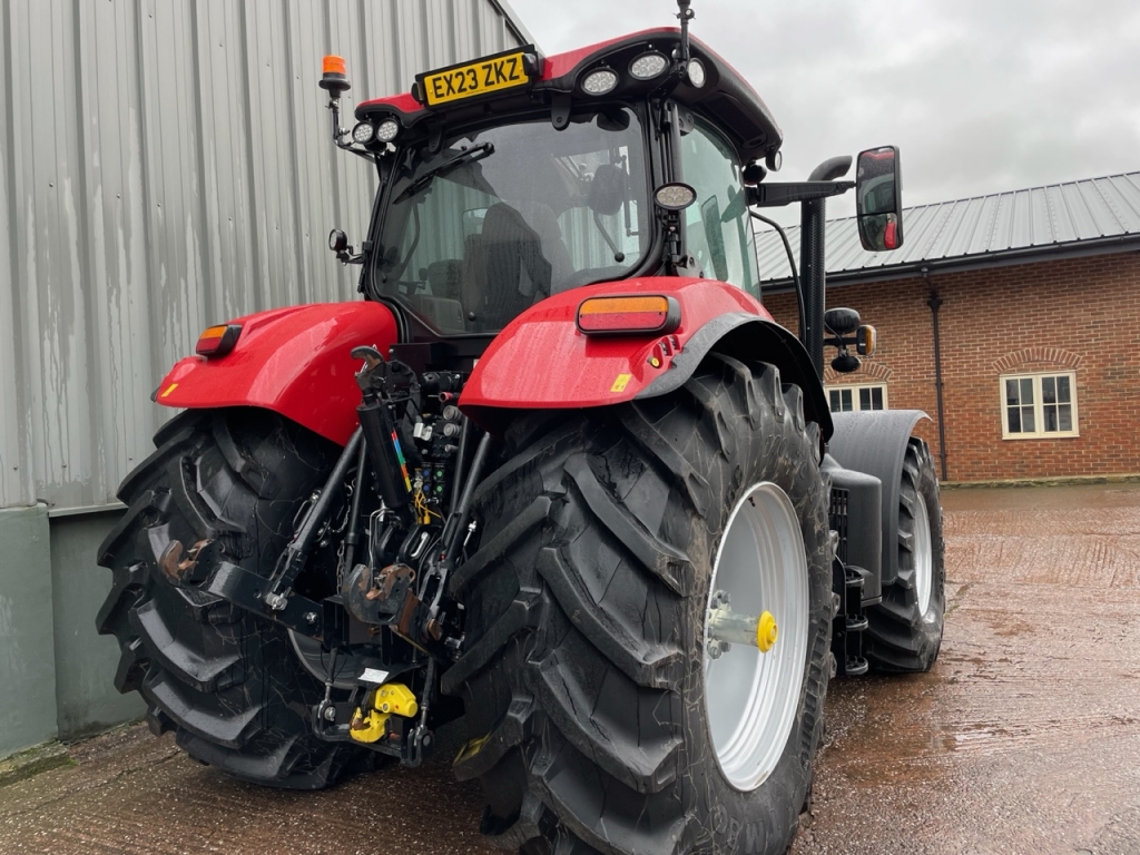 Case CVX 240