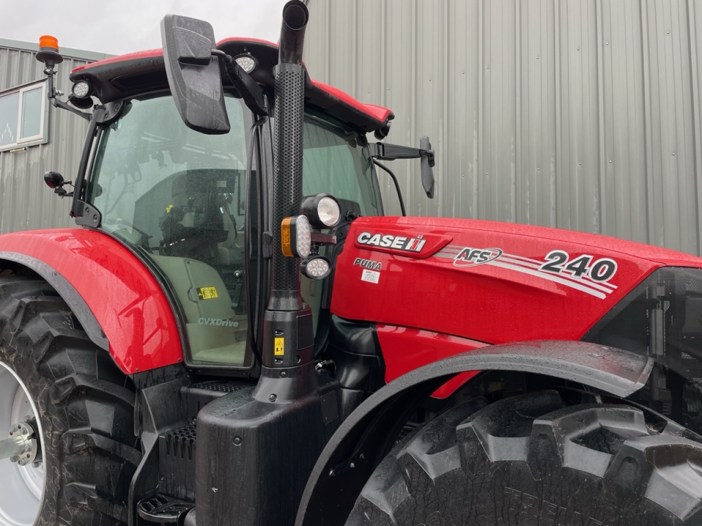 Case CVX 240