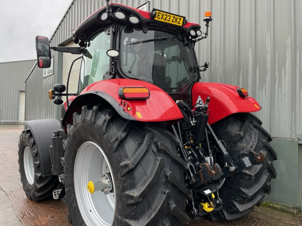 Case CVX 240