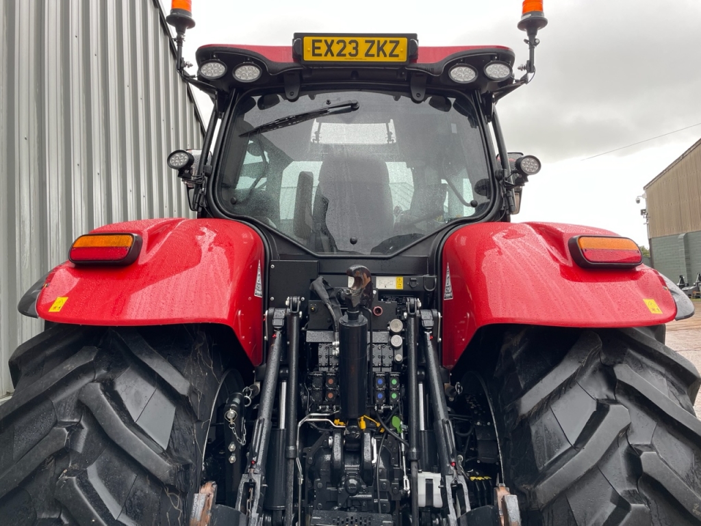 Case CVX 240