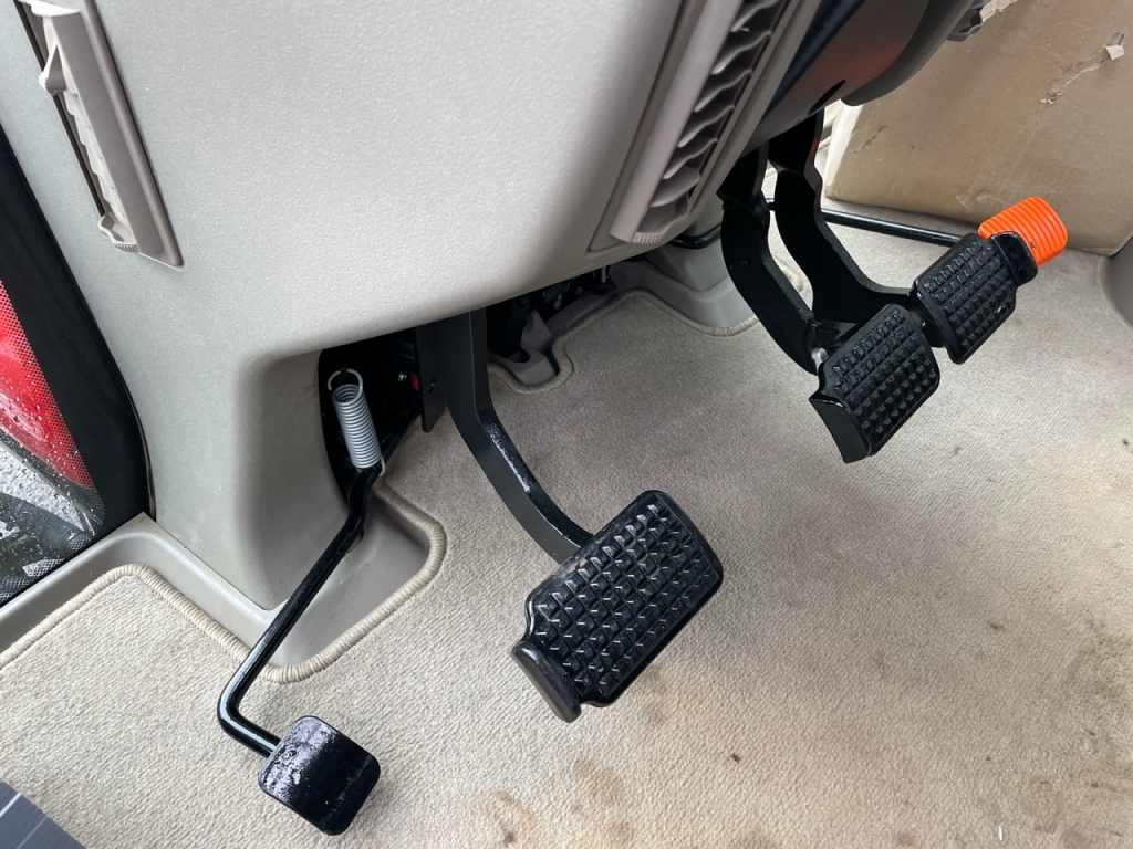 Case CVX 240