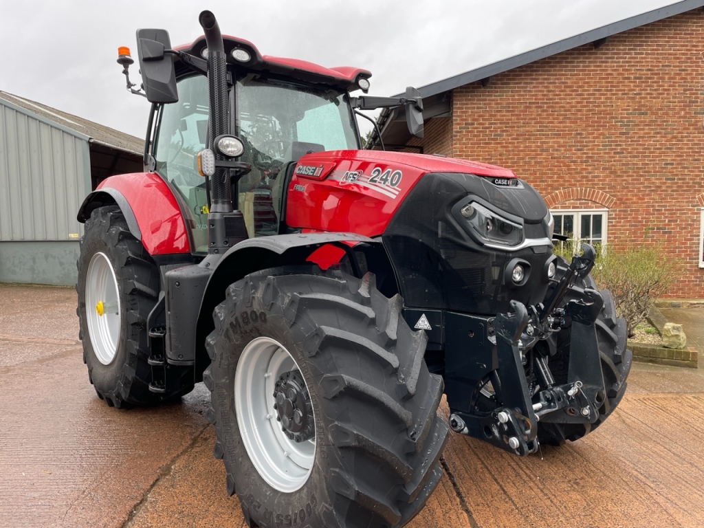 Case CVX 240