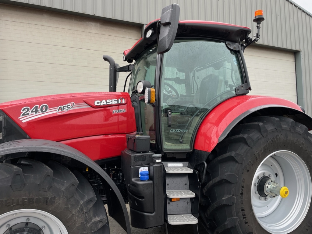 Case CVX 240