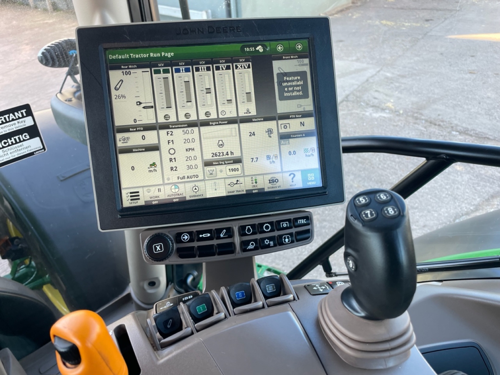 John Deere 6215R