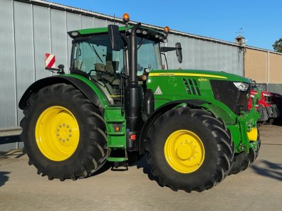 John Deere 6215R