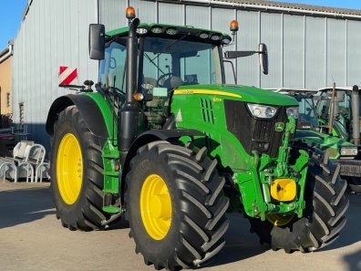 John Deere 6215R