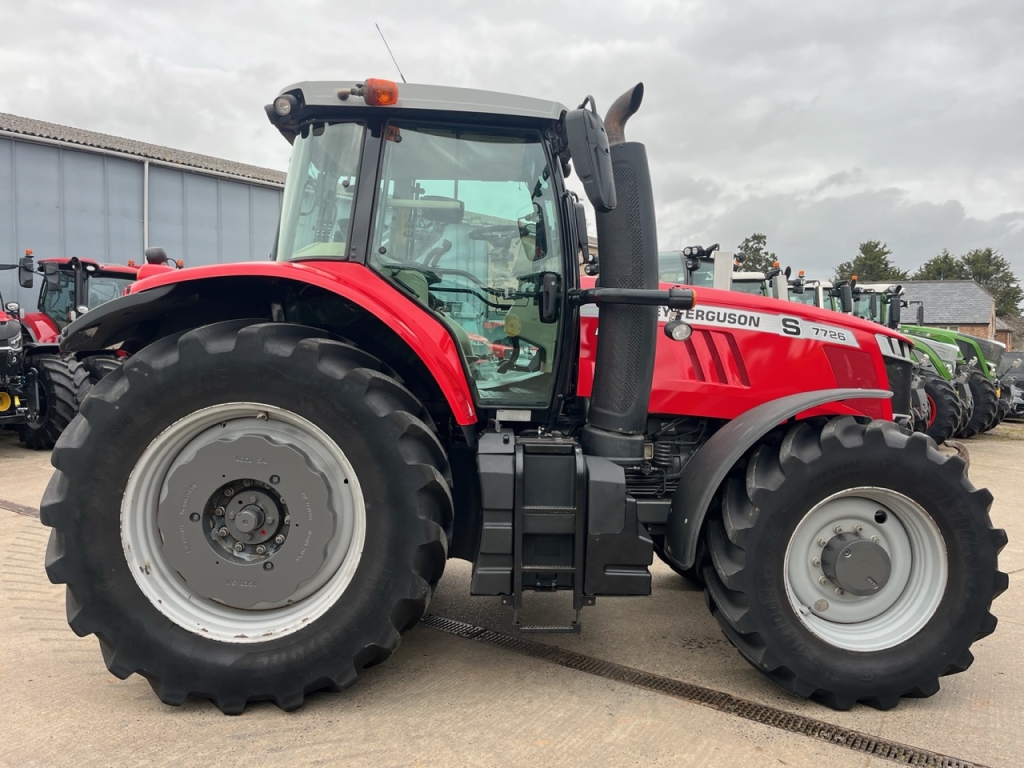 Massey Ferguson 7726S