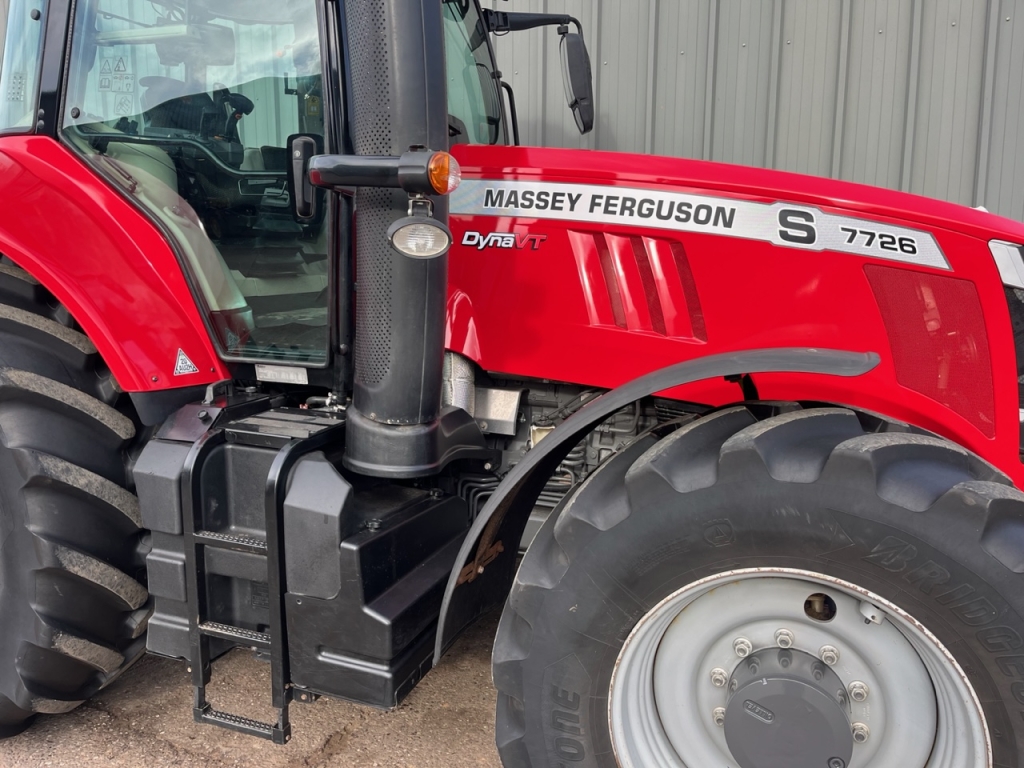 Massey Ferguson 7726S
