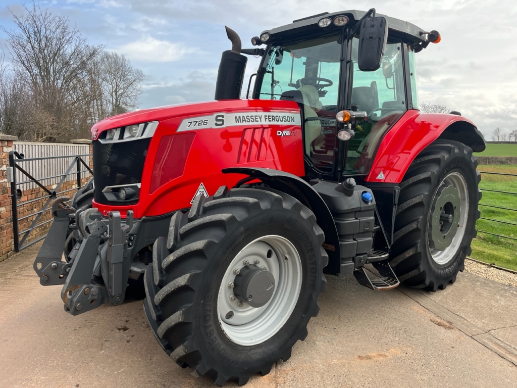Massey Ferguson 7726S