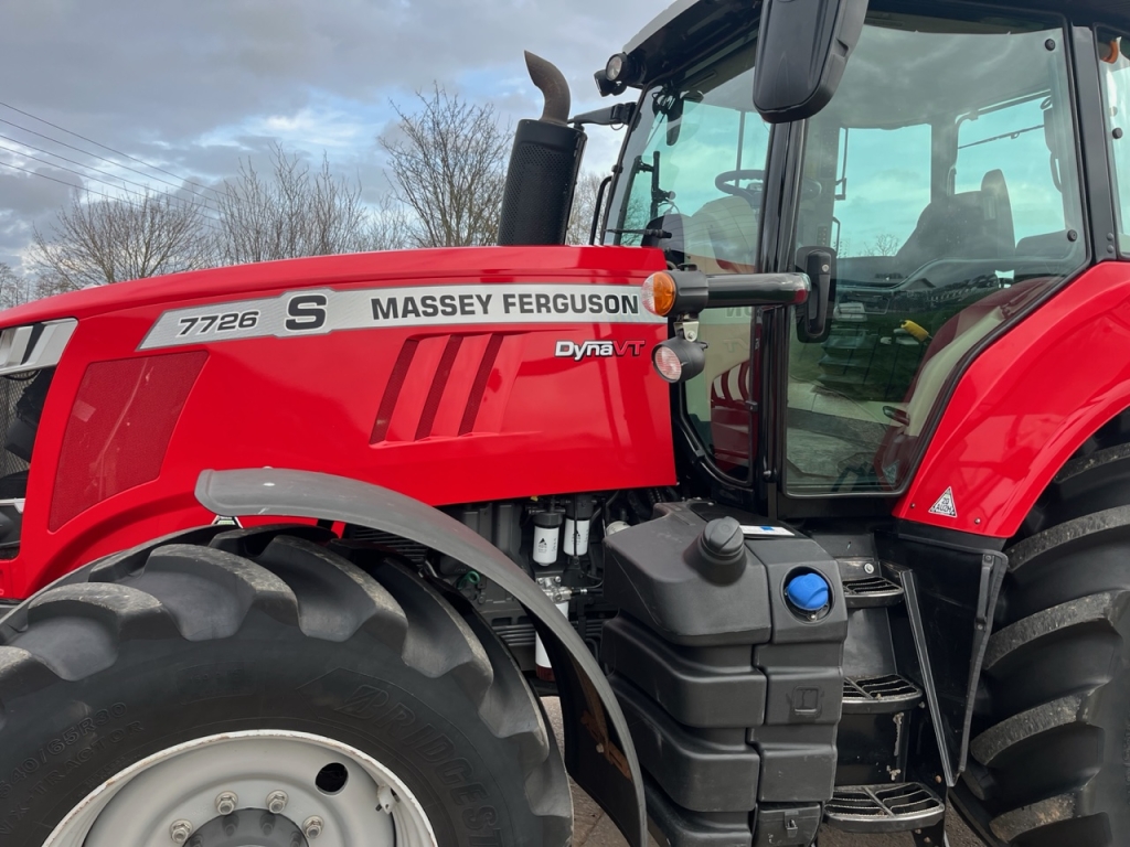 Massey Ferguson 7726S