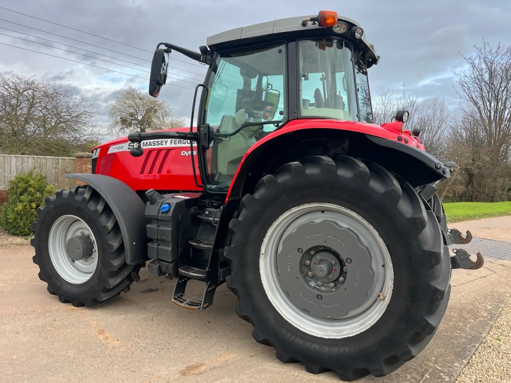 Massey Ferguson 7726S