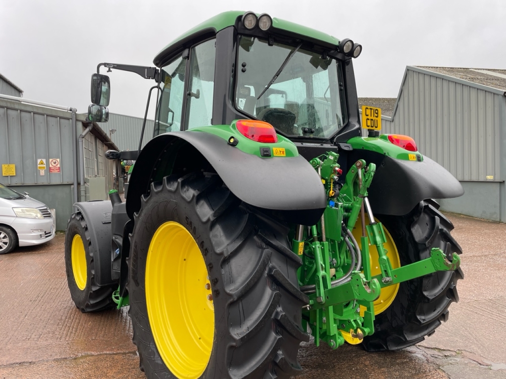 John Deere 6120M
